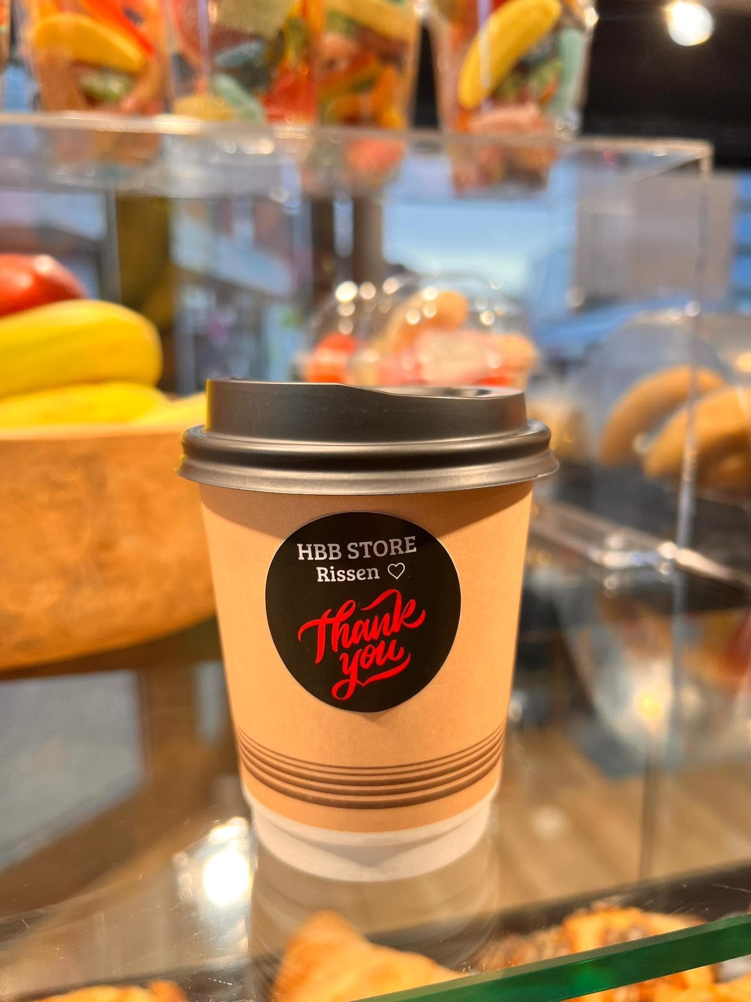 Kaffee und Bistroangebot im HBB Store
